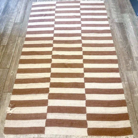 Lulu & Georgia 5x8 Nurae Area Rug - Picture 4 of 5